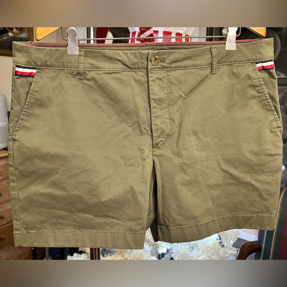 Tommy Hilfiger Classic Stretch Shorts - Khaki Green - Flat Front- Size 18